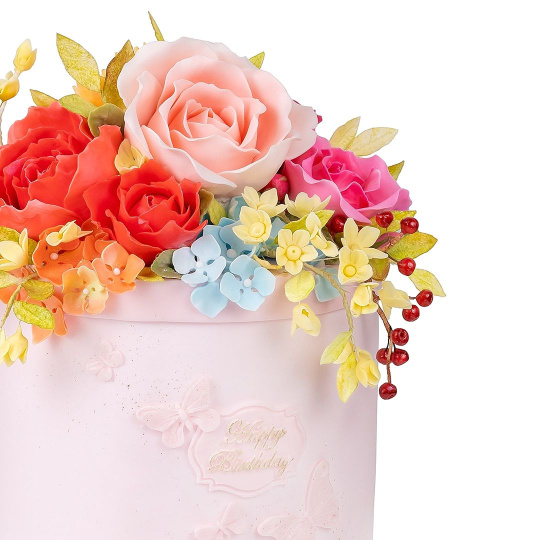 Торт на день народження для дівчини