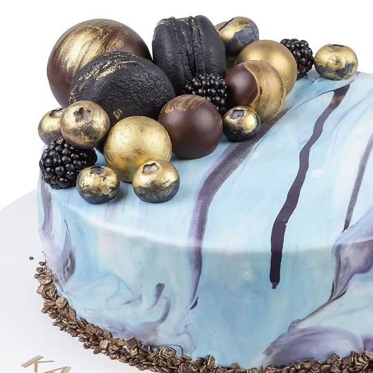 Торт на День народження чоловікові з шоколадними кулями и макаронс №1 Торт на День народження чоловікові з шоколадними кулями и макаронс №1