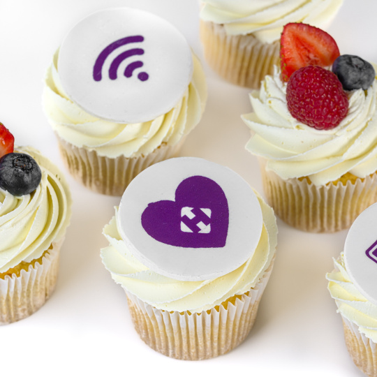 Капкейки з логотипом компанії Капкейки з логотипом компанії