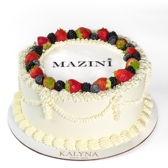 Торт під крем чізом з ягідним декором Торт під крем чізом з ягідним декором