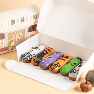 Набір страшенно смачних еклерів